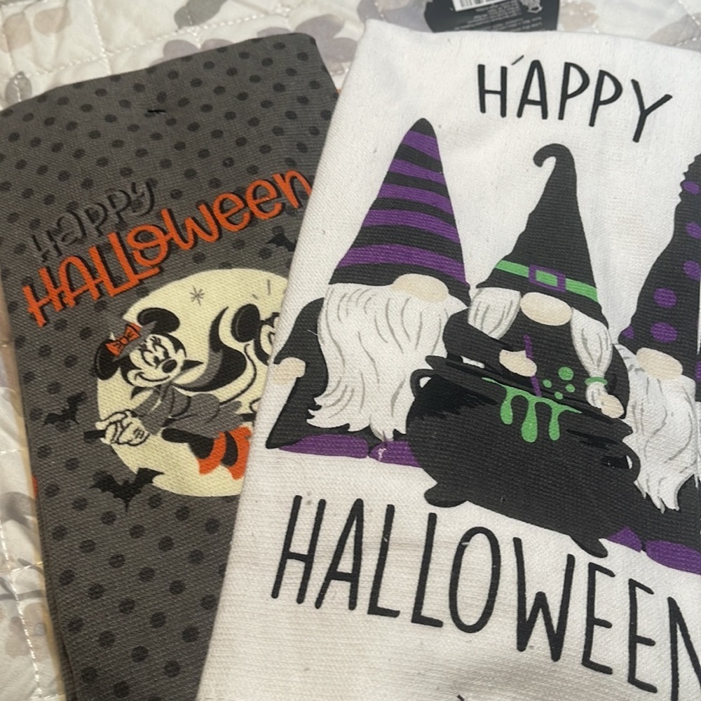 New Two packs of Halloween character kitchen towels - Picture 5 of 6